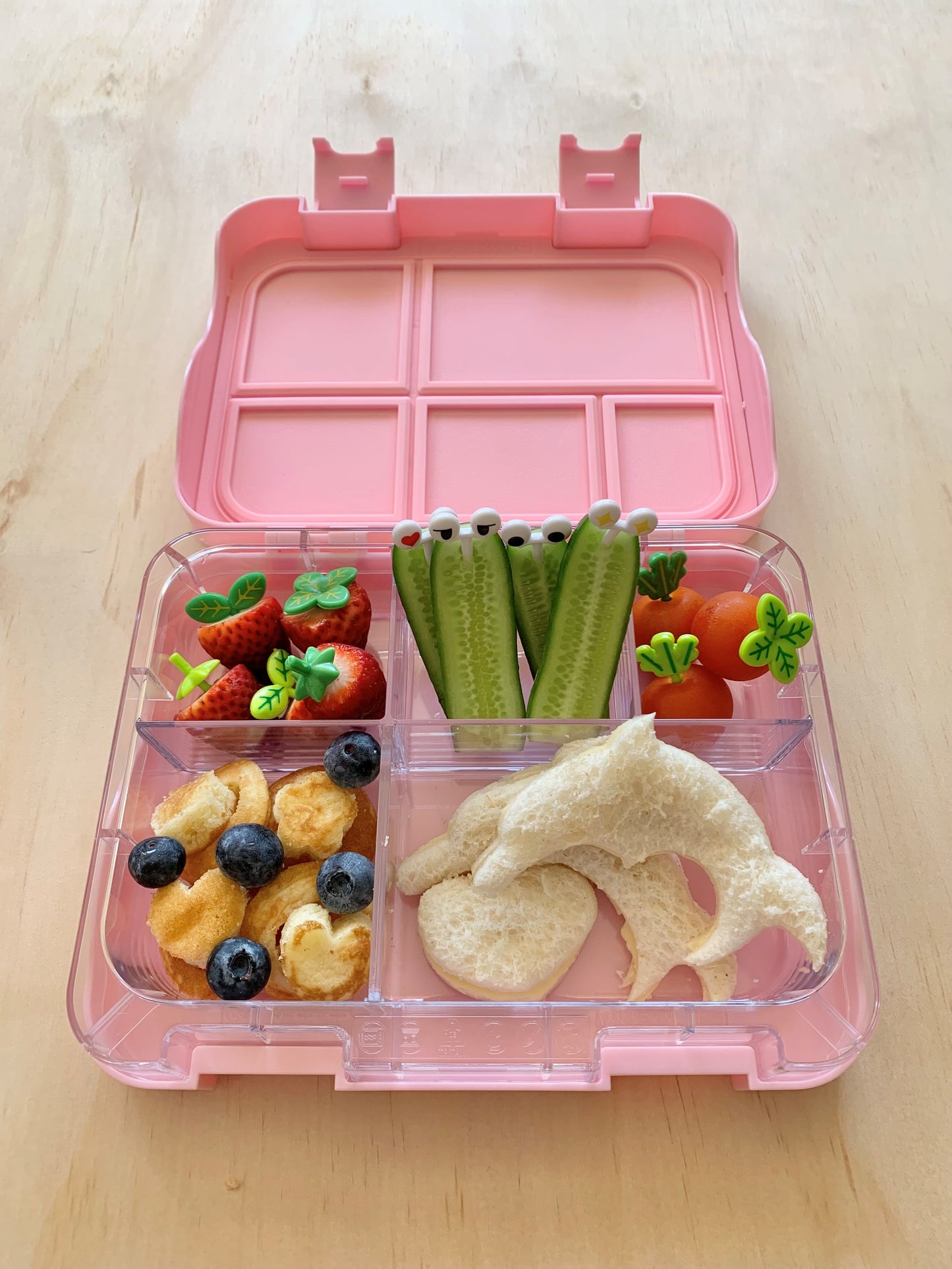 Dolphin Sandwich Cutter